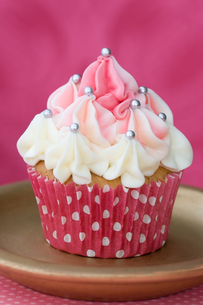Pink And White Cupcake Фотография, картинки, изображения и сток-фотография без роялти. Image 5902850.