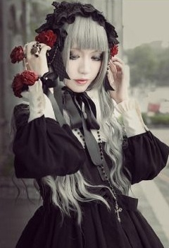 2318fd717acb211dee9f5871fbb87c0e--gothic-lolita-fashion-gothic-outfits