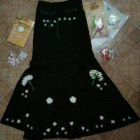  Чёрная юбка. Небольшая попытка украсить свою старую юбку цветами 👗