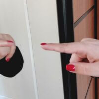 *указываю на дурачка*