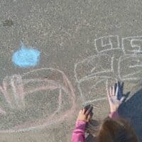 Рука, классики, голубое сердечко... И моя макушка