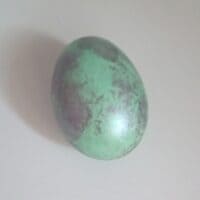 Да, это яичко. Да, одно. Остальные мы съели, извинитесь :)