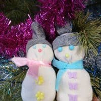 Снеговики в носочках 